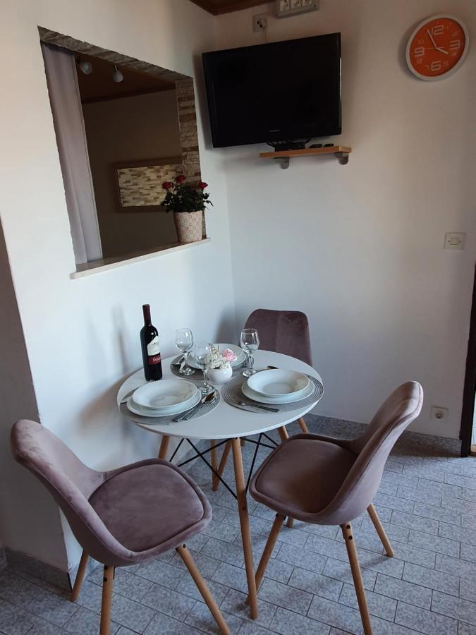 Apartmani Daria & Jure Traù Esterno foto
