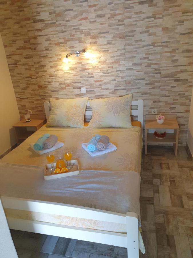 Apartmani Daria & Jure Traù Esterno foto
